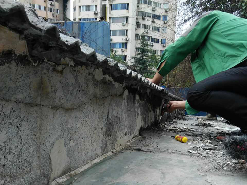 重慶房頂漏水可以自己修補嗎，重慶房頂漏水維修價格